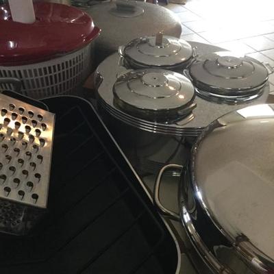 Tons of cookware 