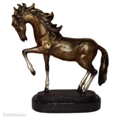 BRONZE HORSE SCULPTURE, ON MARBLE BASE, LIMITED EDITION NUMBERED 17/50 AND SIGNED JAY WILLIAMS ON BASE, EXCELLENT CONDITION, 14