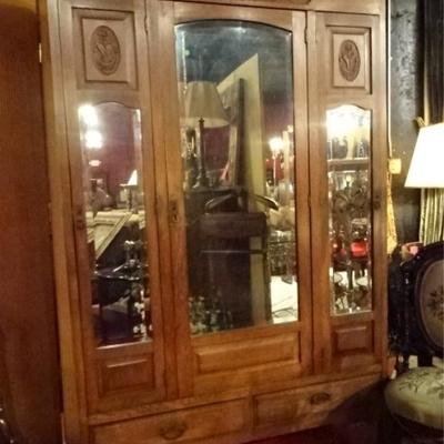 ANTIQUE MIRRORED WARDROBE, CENTER CABINET FLANKED BY TWIN CABINETS WITH INTERIOR SHELVES, 2 LOWER DRAWERS, VERY GOOD CONDITION, 85