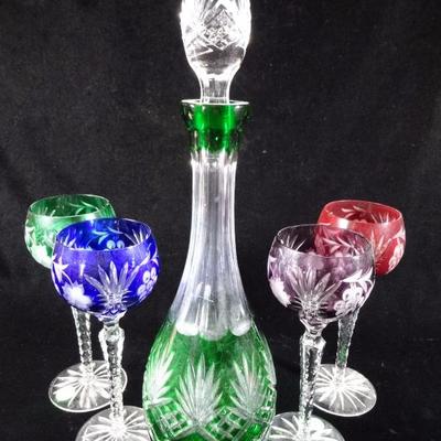 5 PC CRYSTAL DECANTER AND 4 GLASSES, COBALT, GREEN AND RED CUT TO CLEAR CRYSTAL, VERY GOOD CONDITION, DECANTER WITH STOPPER MEASURES 16