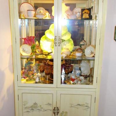 Chinese painted lit curio cabinet $350
6' X 3' X 1' 4