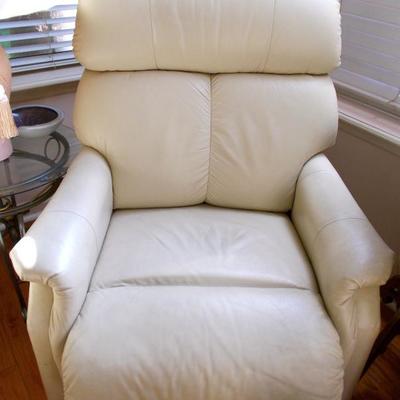 White leather La Z Boy recliner $150 each; 2 available.
42 X 32 X 26