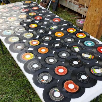 Lot of predominantly country 45s approximately 60