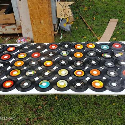 Lot of predominantly country 45s approximately 60