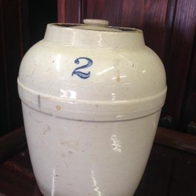 Stoneware Pottery with Lid
