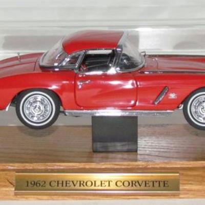 1962 Chevrolet Corvette on Oak Base Display Case