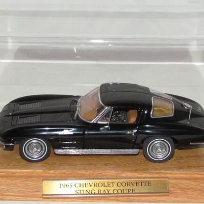1963 Chevrolet Corvette Sting Ray Coupe on Oak Base Display Case