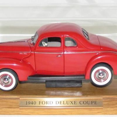 1940 Ford Deluxe Coupe on Oak Base Display Case