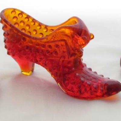 Fenton Amberina Hobnail Cat Head Slipper and two  Glass Heart Paper weights