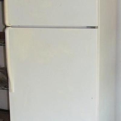 Roper Frost Free Refrigerator/Freezer