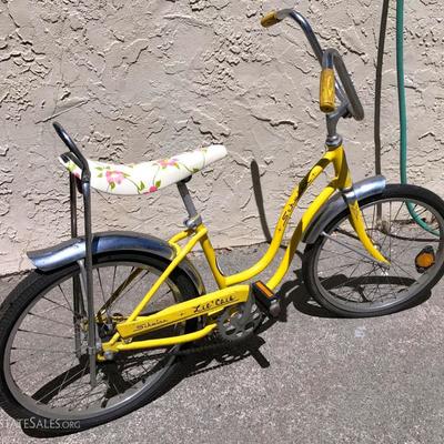 Vintage Classic 70's Schwinn â€œLil Chickâ€ Yellow Girls Bike With Banana Seat Flowers Angel Wing Handlebars Chicago
