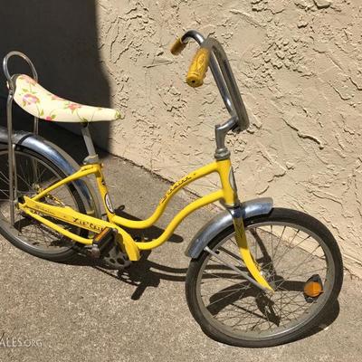 Vintage Classic 70's Schwinn â€œLil Chickâ€ Yellow Girls Bike With Banana Seat Flowers Angel Wing Handlebars Chicago
