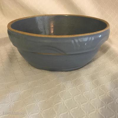 Antique Blue Crockery Mixing Bowl
w/Lid 8