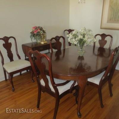 PENNSYLVANIA HOUSE DINING ROOM SUITE