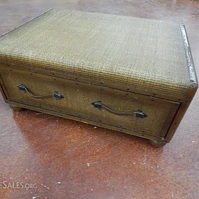 Suitcase style coffee table
