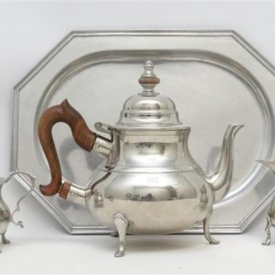 Good Quality Three Piece Williamsburg Stieff Pewter Tea Set with Pewter Tray. All footed, teapot with wood handle.