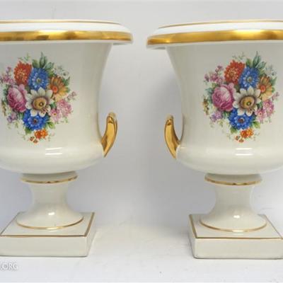 A matched pair of 1930-40s American Trenton Pottery Trent Art China Floral Urns. Both in very good condition. Each measures 7