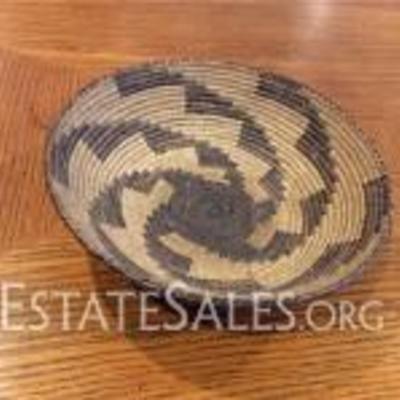 
039: Pima Bowl, 1910 To 1920 
Pima bowl, vintage woven willow, devil's claw construction, Arizona, features pinwheel design, stair step...