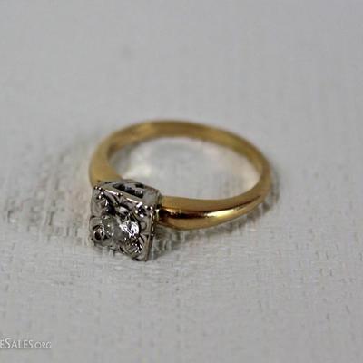 Diamond ring in yellow and white gold
