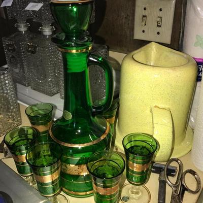 GREEN LIQUOR DECANTER WITH MATCHING GLASSES