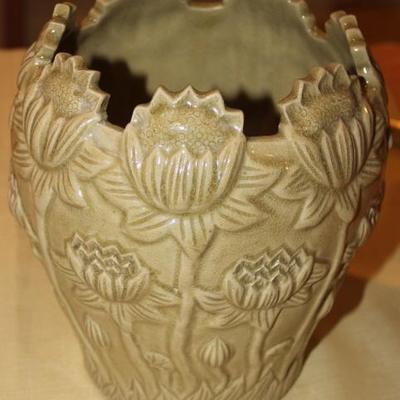 Floral design vase made in Thailand 9