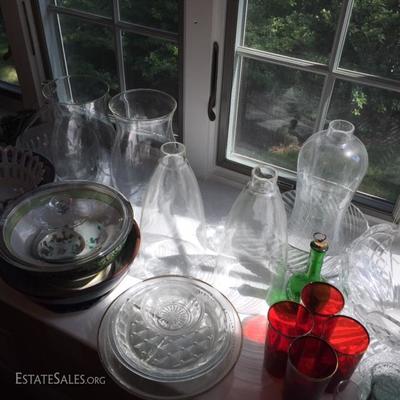 Glassware, Brass and Ceramic Pieces.