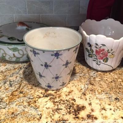 Glassware, Brass and Ceramic Pieces.