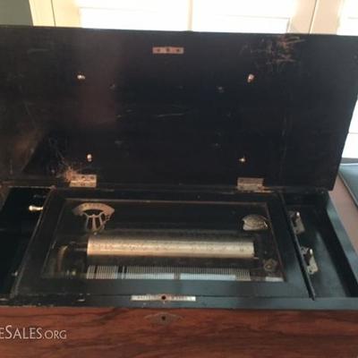 19TH CENTURY HENRY GAUTSCHI & SONS 6 TUNE CYLINDER MUSIC BOX.