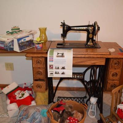 antique singer sewing machine table 
