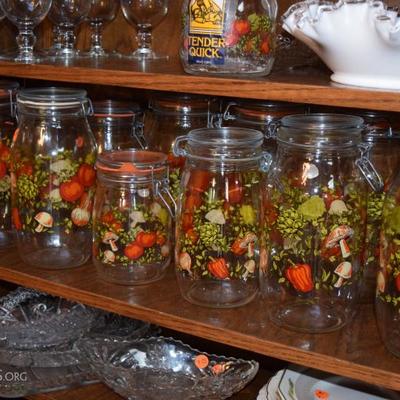 glass jars with suction lids 