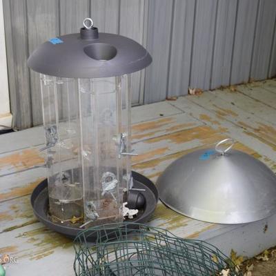 outdoor bird feeder 