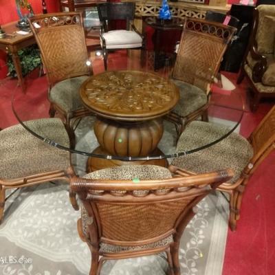 6 PIECE TOMMY BAHAMA STYLE CONTEMPORARY DINING TABLE WITH 5 CHAIRS IN CHEETAH PRINT UPHOLSTERY