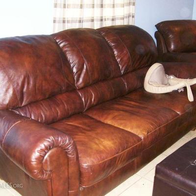Very nice NATUZZI leather sofa - caramel brown color