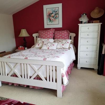 GUEST  QUEEN BED ONLY  $350 OR BEST OFFER
