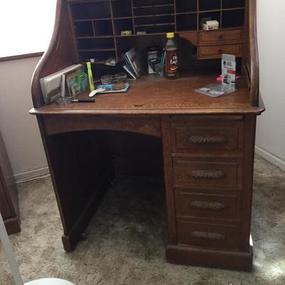Small Oak Antique Rolltop Desk. gorgeous 