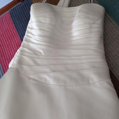 BUY IT NOW--brand new, never worn wedding gown--silk--size 8-10--was $1800 new--$900--email sophia.dubrul@gmail.com