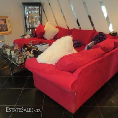 MACY'S RED SECTIONAL SOFA LIKE NEW