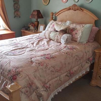 Queen bedroom set 