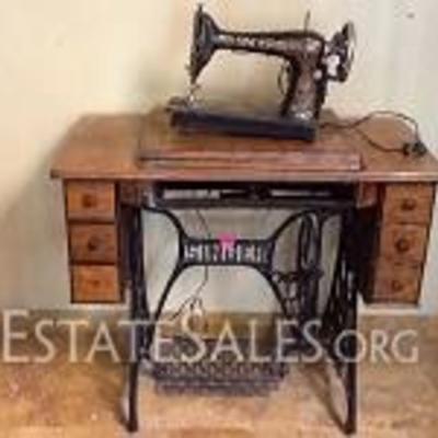 Vintage Singer Treadle Sewing Table & Machine
