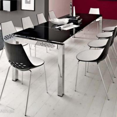 CALLIGARIS ITALIAN EXTENSION TABLE WITH 8 CHAIRS IN BLACK AND WHITE