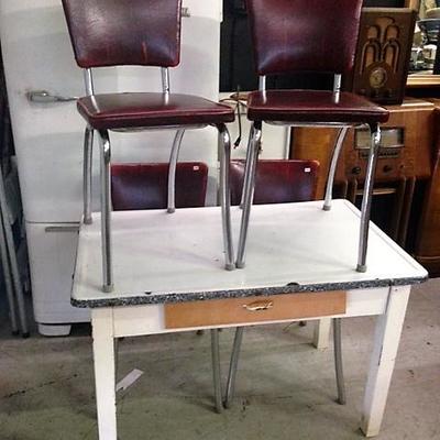 Retro Enameled Top Table and Chairs