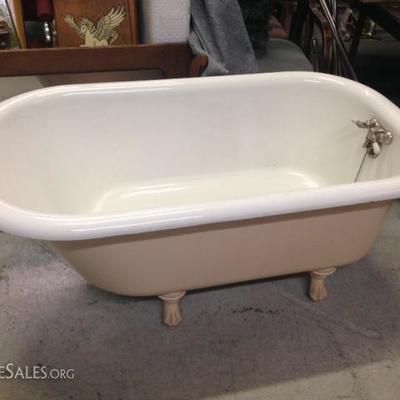 Enameled Claw Foot Bathtub