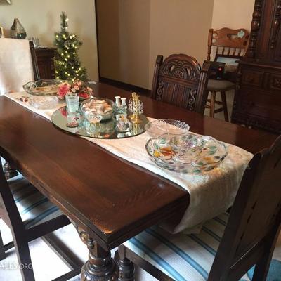 vintage dining room table and chairs 