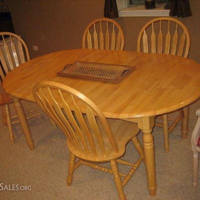Table and 4 chairs, shown with leave inserted.$225

