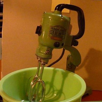 11930's Magic Maid mixer complete  Works like a spinning top!!