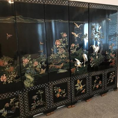 Vintage hand crafted black lacquer with mother of pearl 6 panel screen.