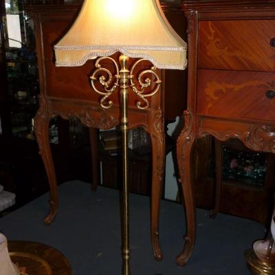 Charming antiquelamp