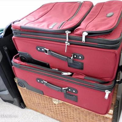 Luggage and Bags: Samsonite, Eddie Bauer, Pathfinder, Eagle Creek, Antler, American Eagle, Swiss Travel Products, and More