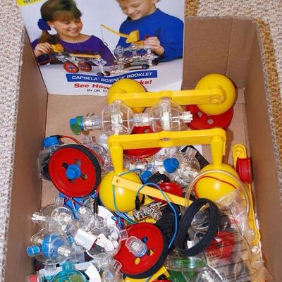Capsela Motorized Science Construction Toy System