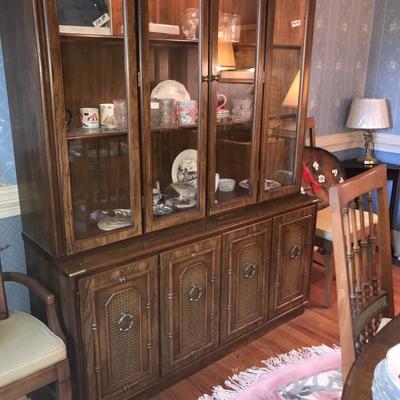 VERY NICE CHINA CABINET WITH LOTS OF ITEMS INSIDE